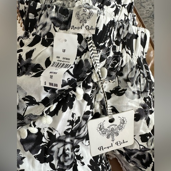 LF Angel Biba Skort white w black flowers prints 10 UK / 4 US - Picture 6 of 6
